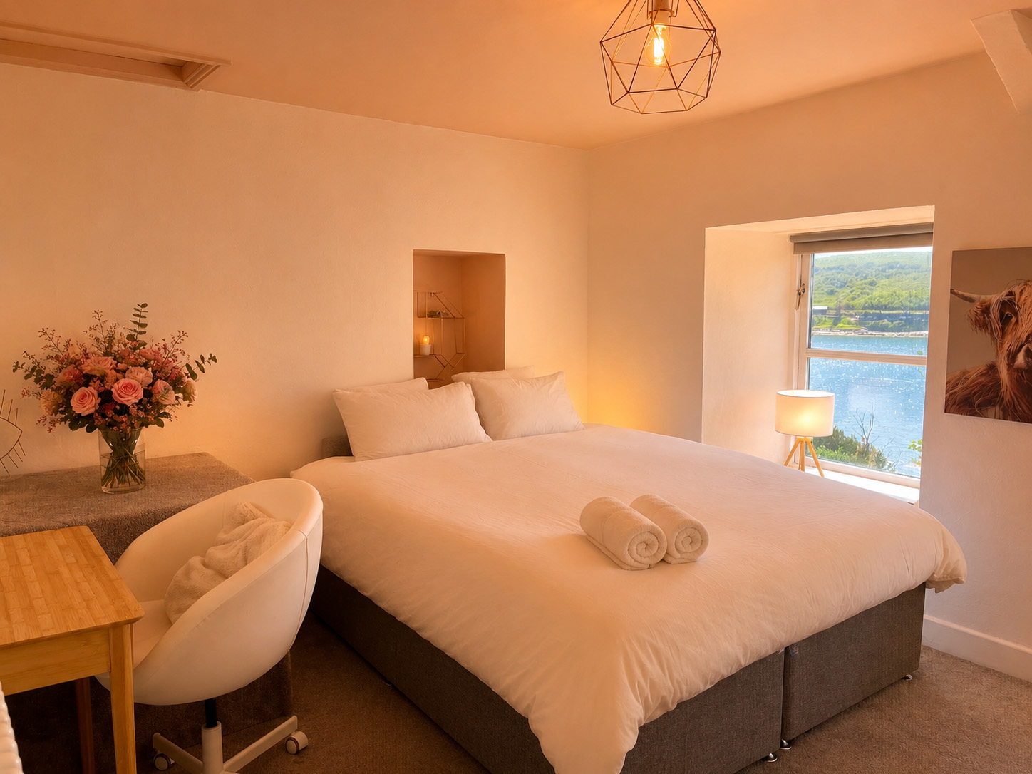 Double bedroom with sea view